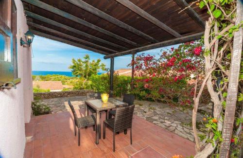 Baia Sant'Anna House | Bilo vista mare con piscina by BudoniAffitti