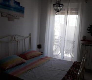 Arma di Taggia Apartment | Bilocale in palazzo quinto piano con ascensore