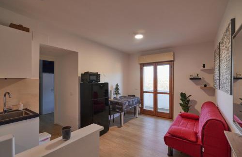 Olmo Apartment | Bilocale moderno in zona tranquilla, parcheggio gratuito