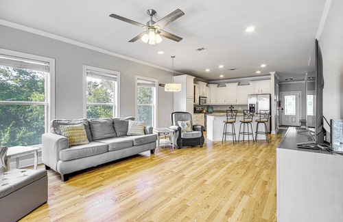 Biloxi Condo | Biloxi Condo w/Community Pool ~ Half-Mi to Beach!
