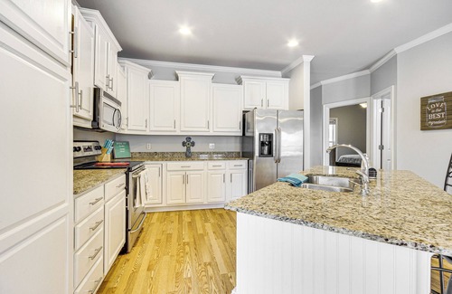 Biloxi Condo | Biloxi Condo w/Community Pool ~ Half-Mi to Beach!