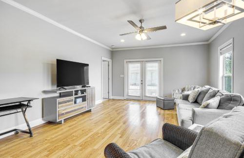 Biloxi Apartment | Biloxi Condo with Community Pool about Half-Mi to Beach!