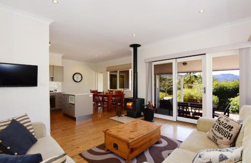 Kangaroo Valley House | Bimbadeen Comfortable country styled house