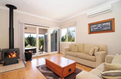 Kangaroo Valley House | Bimbadeen Comfortable country styled house