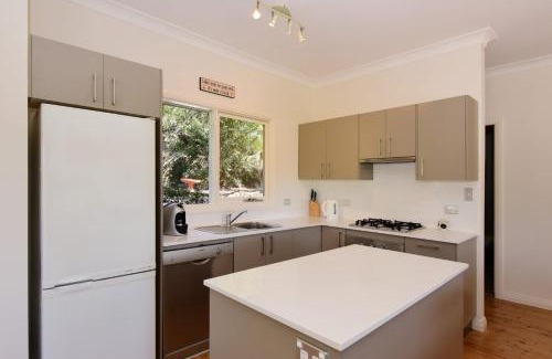 Kangaroo Valley House | Bimbadeen Comfortable country styled house