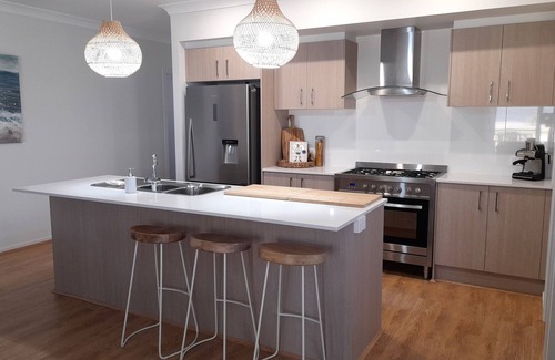 Burrill Lake House | Bimbala Dolphin Point- 4 bedroom coastal home