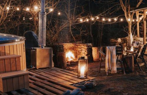 Recea Ski Chalet | Biniște -Tiny House by the river