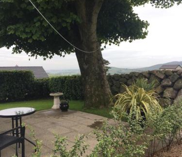 Newry Ski Chalet | Binnian Gateway