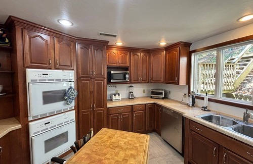Meredith House | Binzhaven on Lake Winnipesaukee