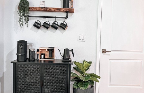 Central Naples House | Biohacking Hub - Sauna, Ice Bath, Infrared Therapy
