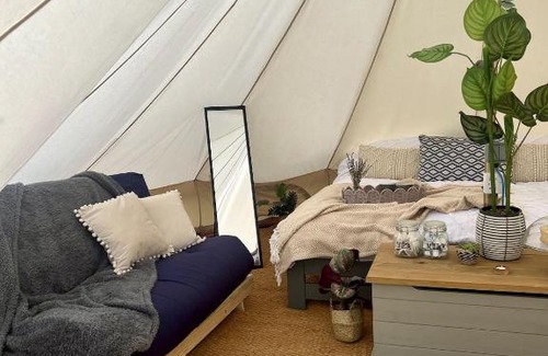 Cutnall Green House | Birch Bell Tent