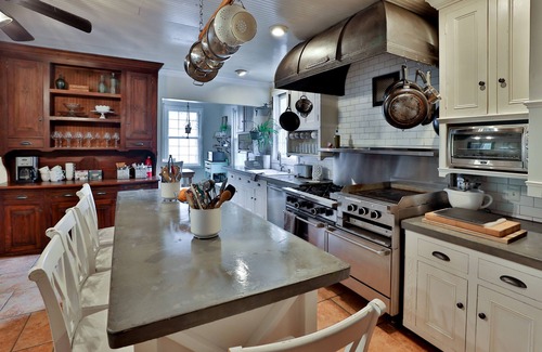 Highmount House | Birch Creek Retreat ~ 8br, 8ba, New Hot Tub + Sauna