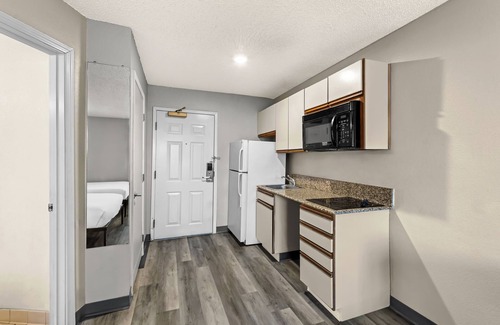 Columbia Hotel | Birch Hill Suites Columbia