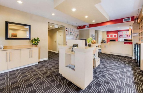 Blue Ash Hotel | Birch Hills Suites - Blue Ash