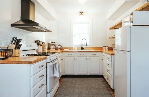 Weston Cottage | Birch Hollow Cottage: a riverside Vermont retreat