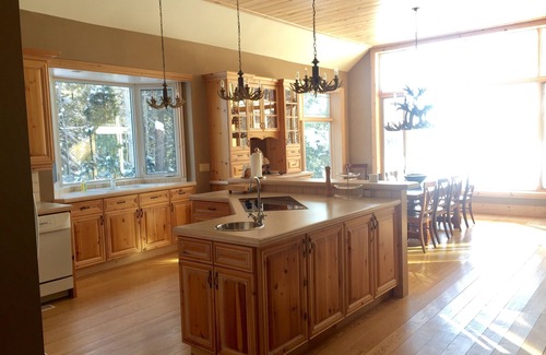 Bracebridge Cottage | Birchview - Muskoka Lakefront Retreat