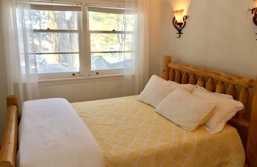 Bracebridge Cottage | Birchview - Muskoka Lakefront Retreat