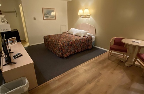 Chincoteague Hotel | Birchwood Inn