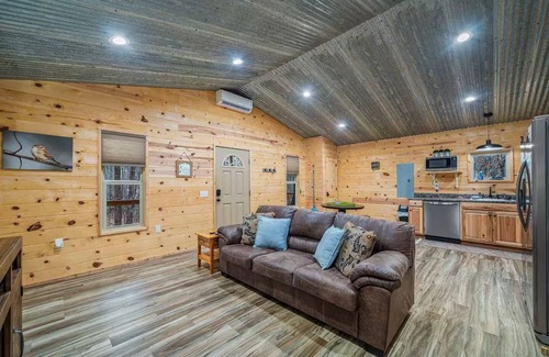 Fort Payne Cabin | Bird House