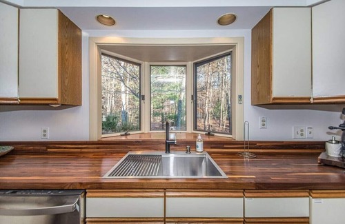 Landrum House | Bird Mountain Hideaway