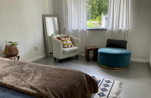 Flamingo Vlei House | Bird Song Cottage - Table View