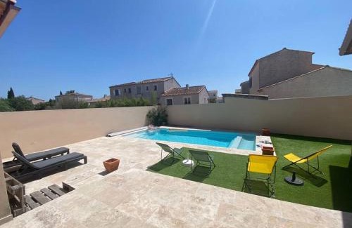 Arles Villa | Birds Villa, piscine chauffée, clim, garage, wifi