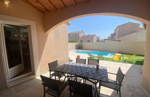 Arles Villa | Birds Villa, piscine chauffée, clim, garage, wifi