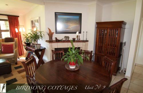 Cathkin Park House | Birdsong Cottage No 10 10 Poplar Drive Bergview Estate Cathkin Park