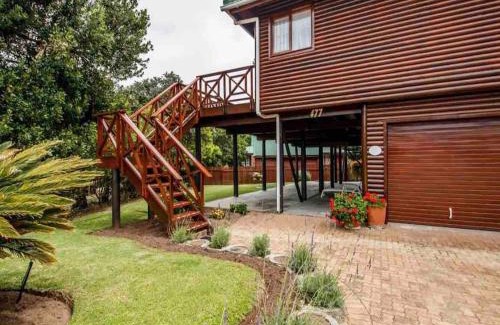Brenton-on-Sea House | Birdsong Your Brenton-on-Sea home-away-from-home