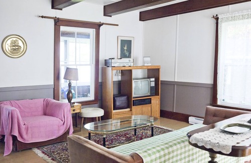 Dundee Cottage | Birdwatcher's Paradise