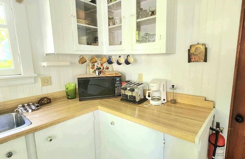 Dundee Cottage | Birdwatcher's Paradise