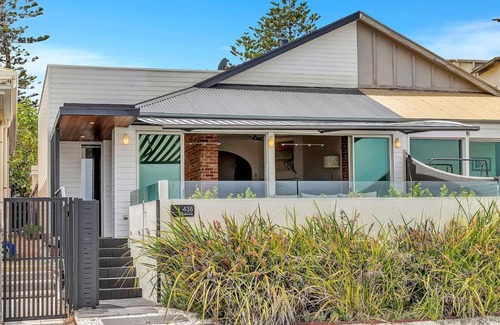 Grange House | Birdy Beach House - An Idyllic Oceanfront Lifestyle