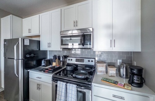 Huntersville Apartment | Birkdale Lookout Elevator Shop-Eat-Work-Play