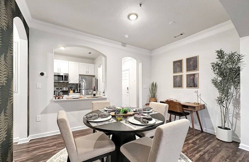 Huntersville Apartment | Birkdale Plaza Shop-Eat-Work-Play