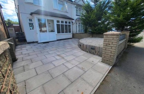 Hall Green Apartment | Birmingham Blissful Apartment With 2 Bedrooms