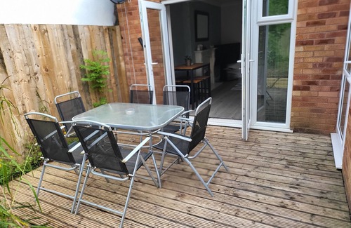 Hall Green Apartment | Birmingham Blissful Apartment With 2 Bedrooms