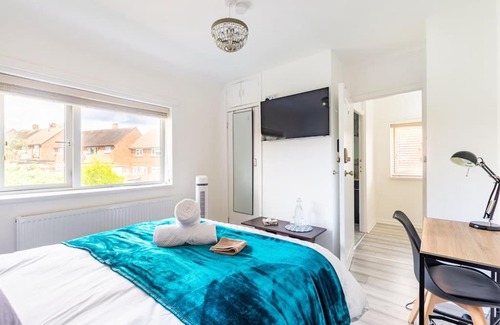 Great Barr House | Birmingham Great Barr Property Near Junction 7 M6