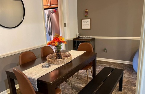Hoover House | Birmingham - Little Oasis Pet friendly - Hoover