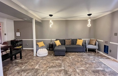 Hoover House | Birmingham - Little Oasis Pet friendly - Hoover