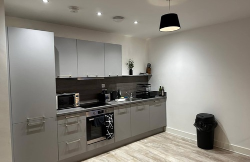 Bloxwich Apartment | Birmingham/Solihull 1-Bed Apt, Sleeps 3 w/Parking