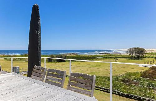 Anna Bay House | Birubi Beach Waterfront