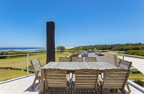 Anna Bay House | Birubi Beach Waterfront