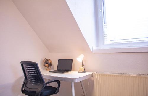 Solingen Apartment | Bis 5 Personen, Parkplatz, Arbeitsplatz