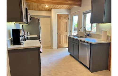 West Bishop Apartment | Bishop Aces Apartment