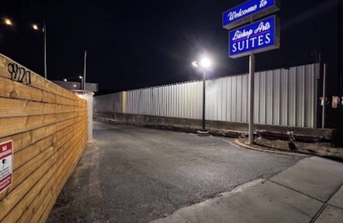 Oak Cliff Hotel | Bishop Arts Suites