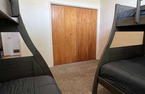 West Bishop House | Bishop FullHouse great for families and friends
