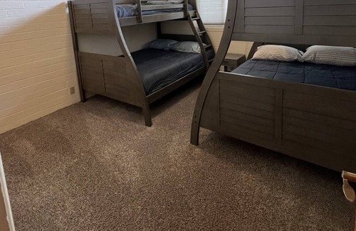West Bishop House | Bishop FullHouse great for families and friends