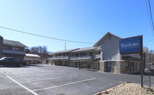 Gatlinburg Hotel | Bishop Inn Downtown Gatlinburg