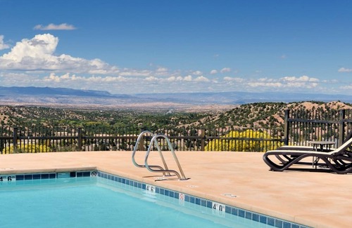 Tesuque House | Bishop's Lodge Villa 43D | Views & Luxury