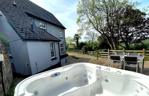 Bishops Tawton Apartment | BISHOPS TAWTON OVERTON HOUSE | 2 Bedrooms | Bishops Tawton | Sleeps 4
